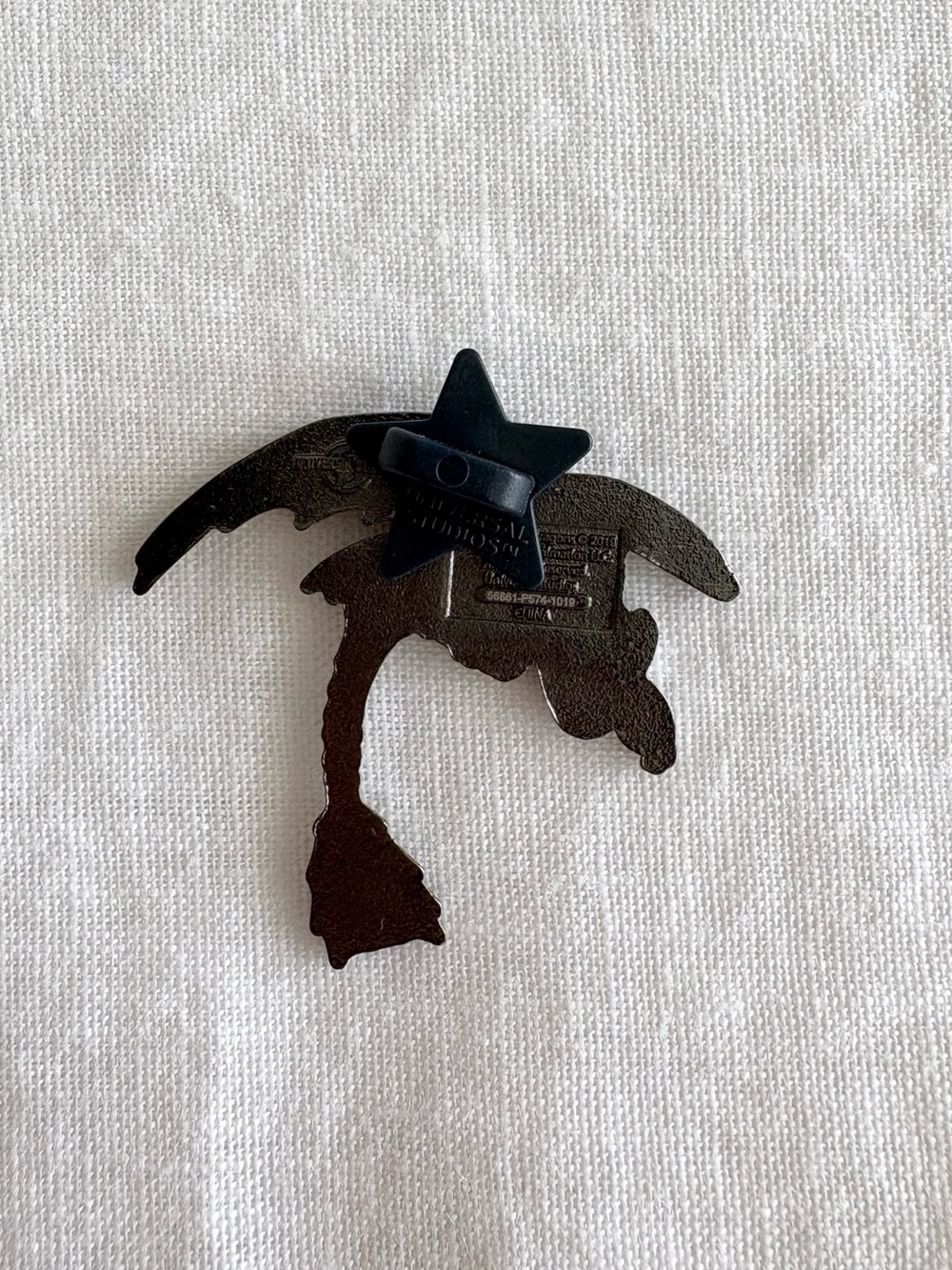Universal Studios How to Train Your Dragon Isle of Berk Toothless Pin - Picture 2 of 2